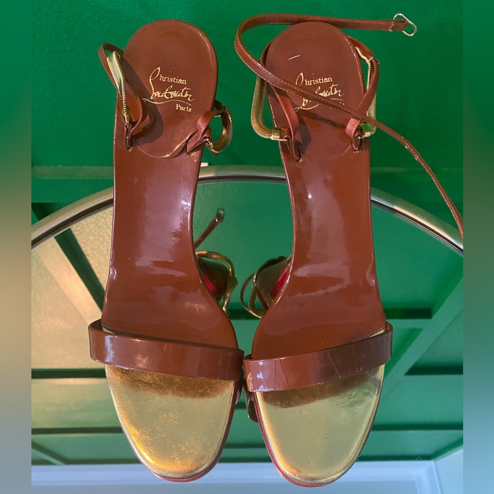 Christian Louboutin Brown/Gold Size 7 Heels